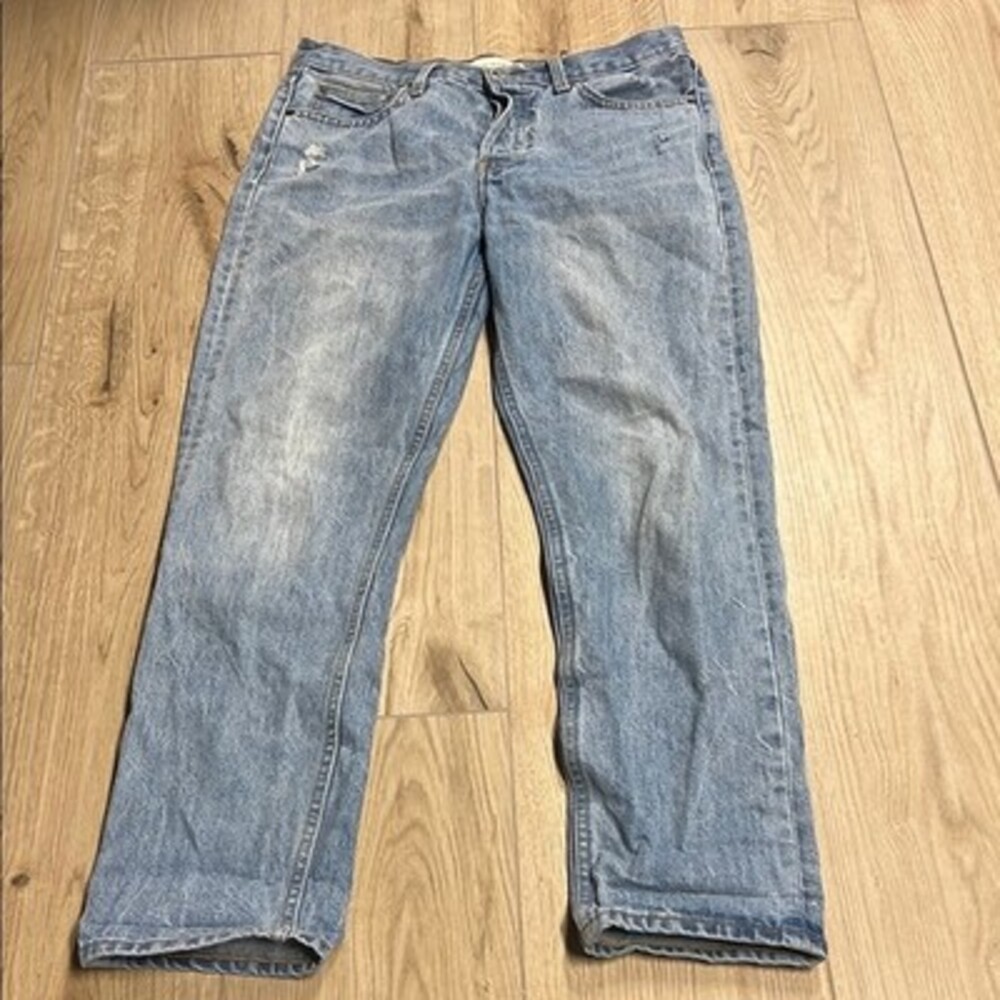 Aritzia denim forum the ex boyfriend Straight Jeans
Experience the perfect blen